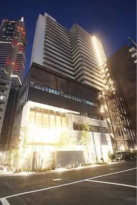 フロンティア新宿タワーの外観